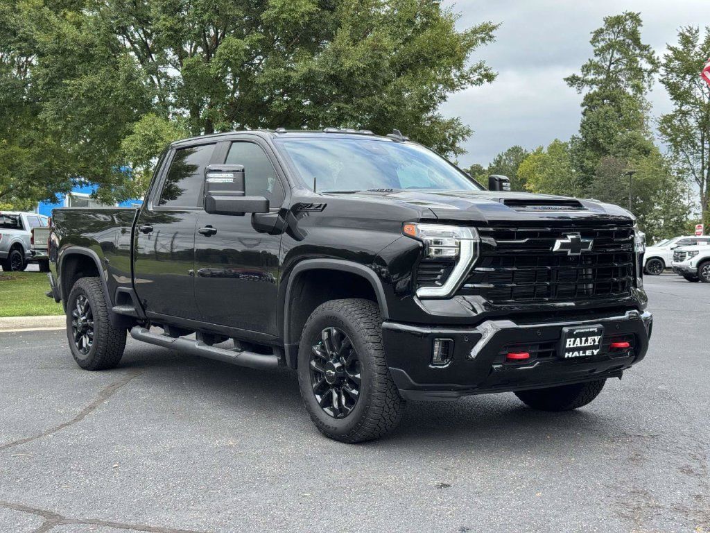 Used 2025 Chevrolet Silverado 2500 LT w/ Trail Boss Package AWD/4WD image 2