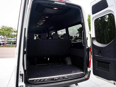Used 2025 Mercedes-Benz Sprinter 2500 image 29