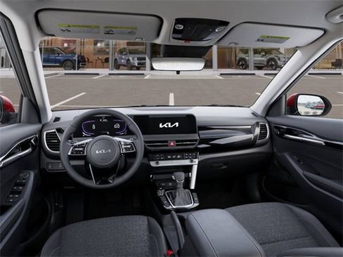 Used 2025 Kia Seltos S FWD image 14