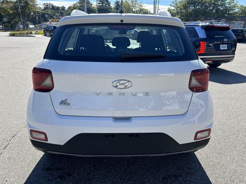 New 2026 Hyundai Venue SEL FWD image 6
