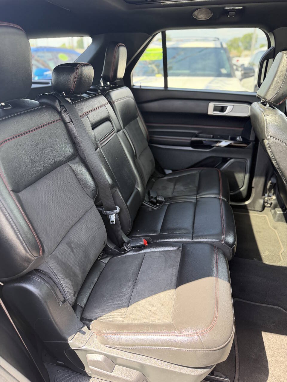 Used 2022 Ford Explorer ST-Line w/ Class IV Trailer Tow Package RWD image 12