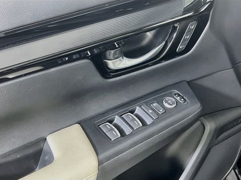 Used 2025 Honda CR-V EX-L image 17