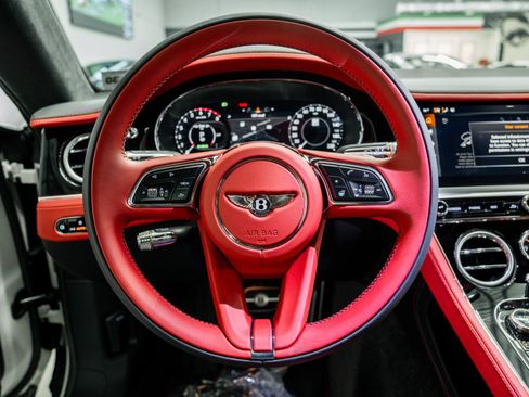 Used 2025 Bentley Continental GT image 14