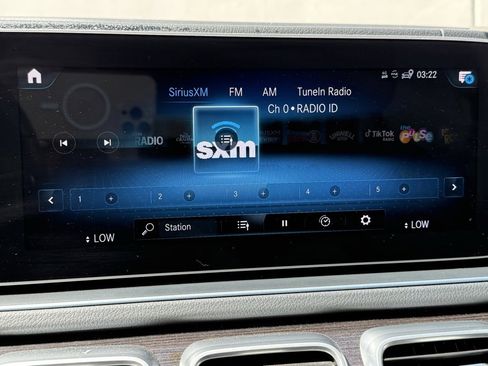 Used 2022 Mercedes-Benz GLS 450 4MATIC image 13