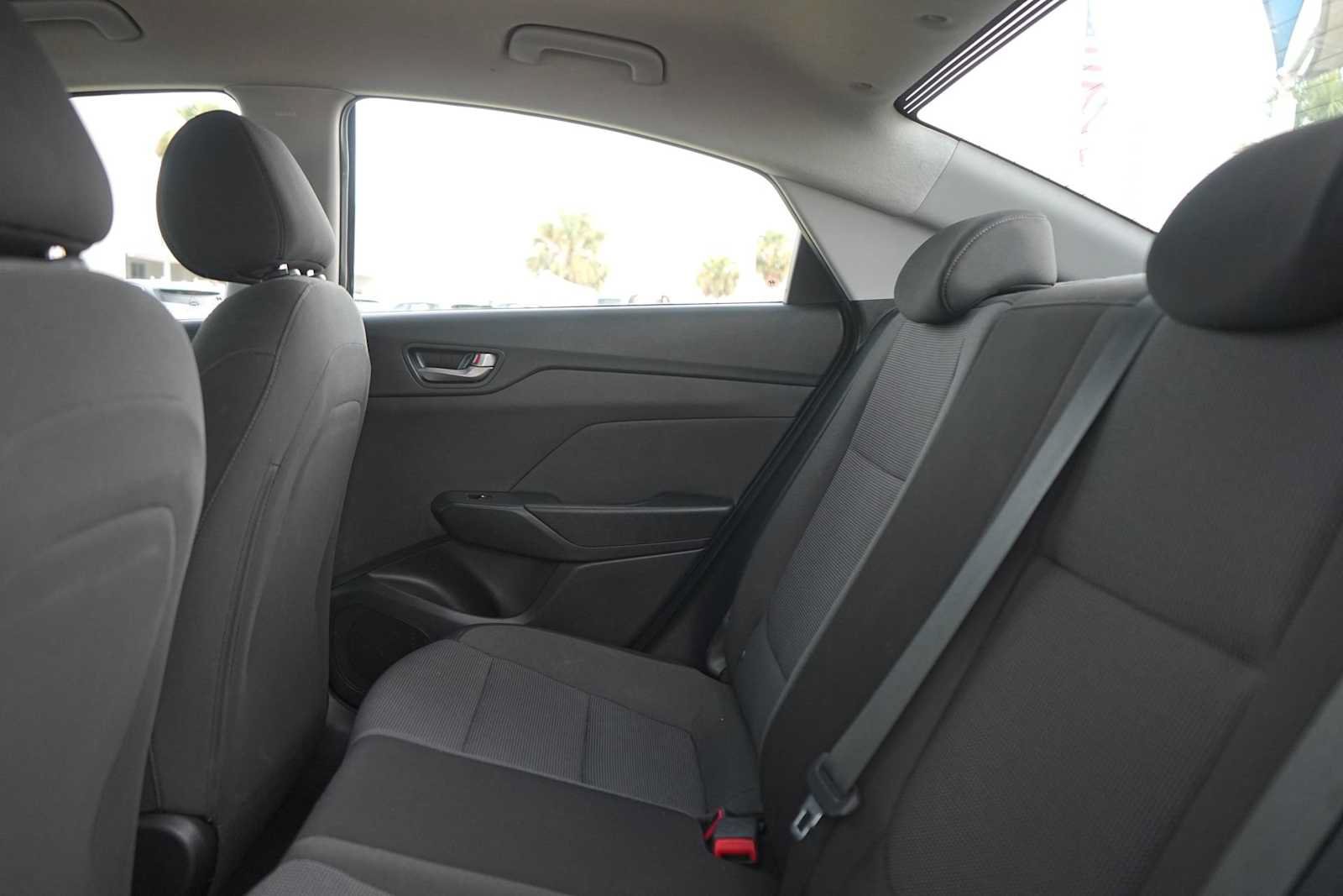 Used 2020 Hyundai Accent SE FWD image 14