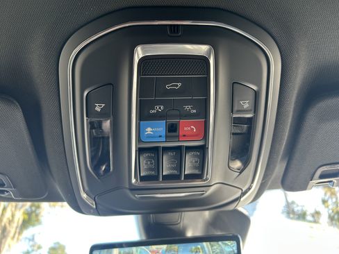 New 2025 Jeep Grand Cherokee Limited image 53