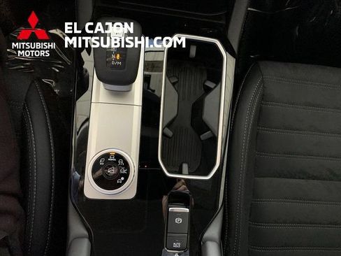 New 2026 Mitsubishi Outlander SE FWD image 19