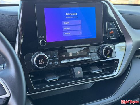 Used 2025 Toyota Highlander LE image 25