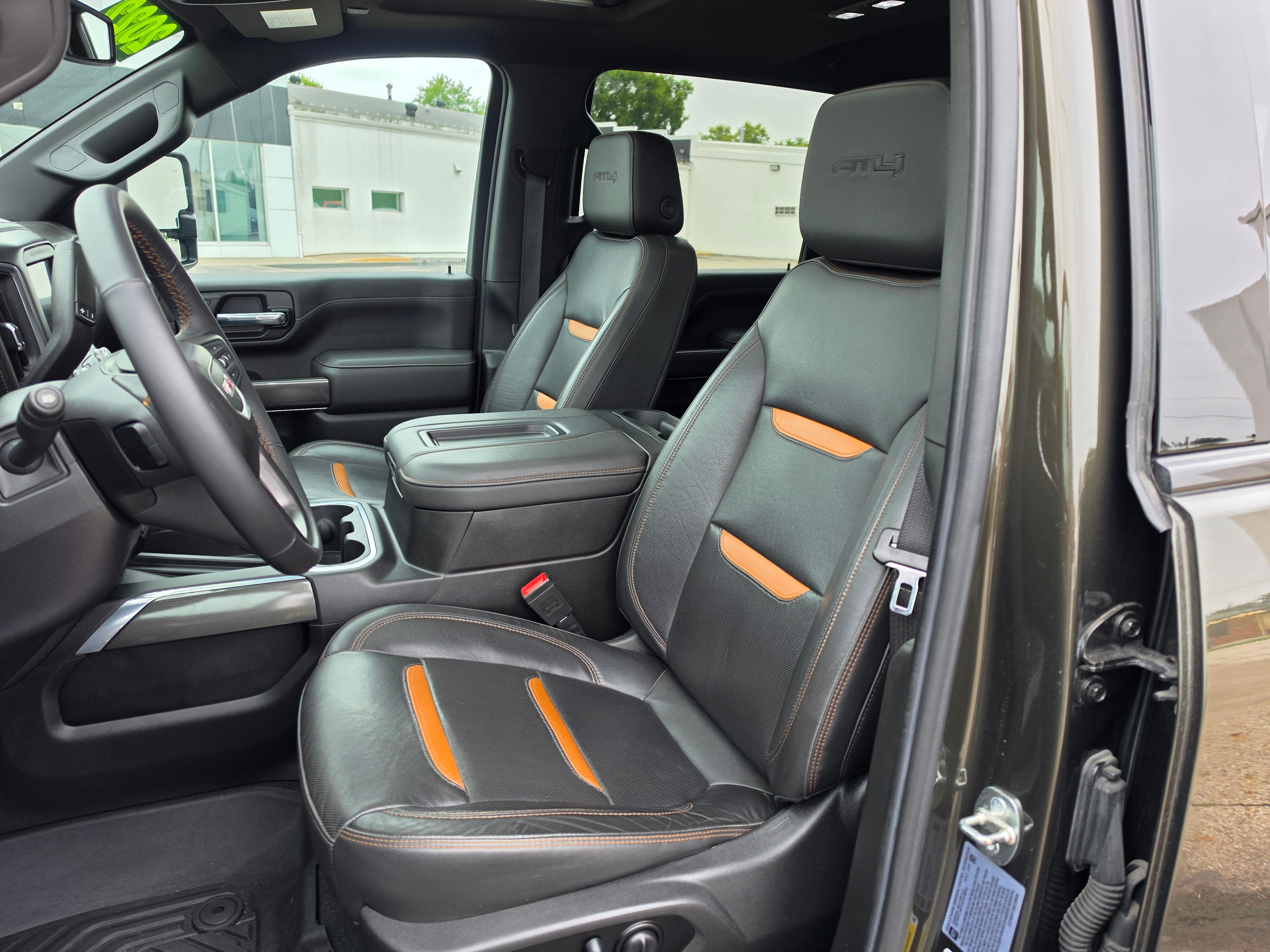Used 2022 GMC Sierra 2500 AT4 w/ AT4 Preferred Package AWD/4WD image 11