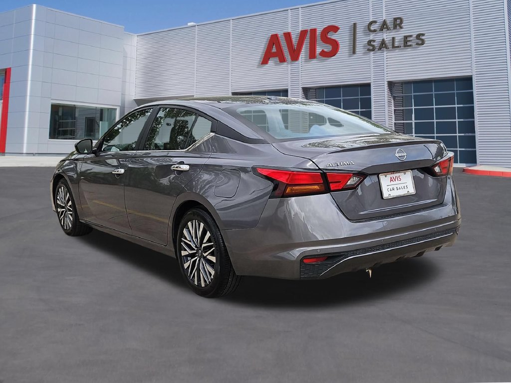 Used 2025 Nissan Altima 2.5 SV FWD image 9