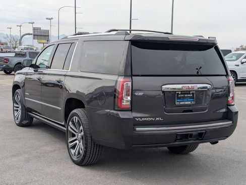 Used 2018 GMC Yukon XL Denali w/ Denali Ultimate Package image 3