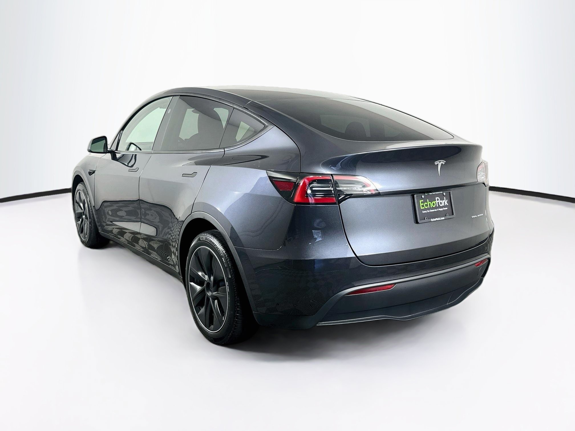 Used 2024 Tesla Model Y Long Range AWD/4WD image 5
