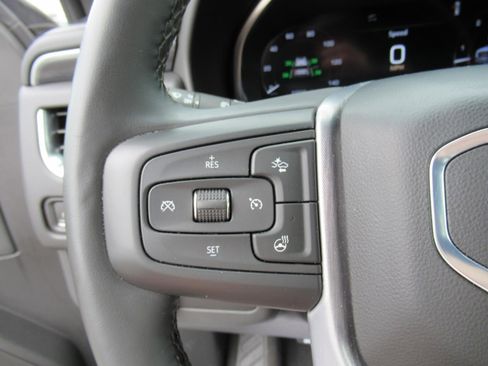 Used 2024 GMC Yukon XL SLT w/ SLT Premium Package AWD/4WD image 23