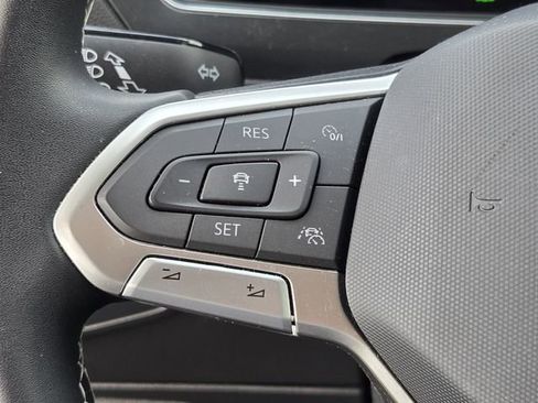 Certified 2023 Volkswagen Tiguan SE FWD image 26