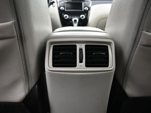 Used 2022 Nissan Rogue Sport SV w/ Technology Package image 31