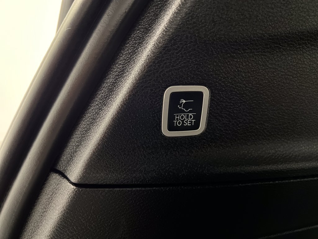 Used 2027 Chrysler Pacifica Select FWD image 49