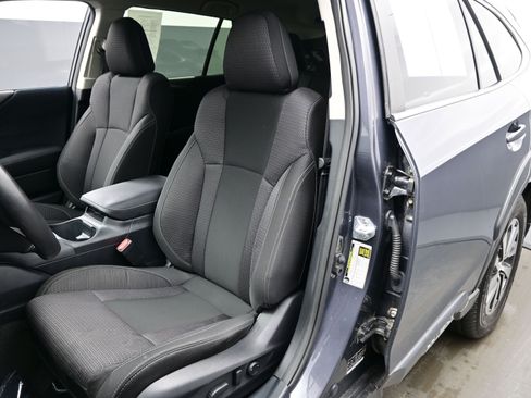 Used 2024 Subaru Outback Premium AWD/4WD image 12