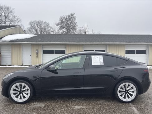 Used 2023 Tesla Model 3 Standard Range image 8
