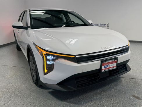 Used 2025 Kia K4 FWD image 32