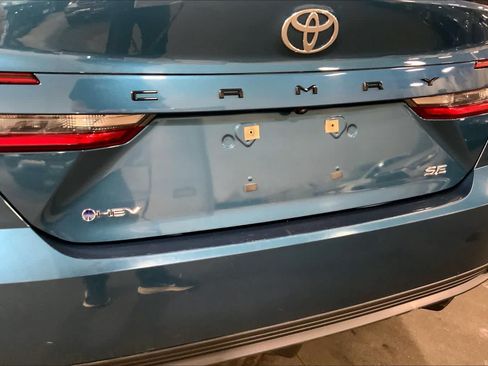 Used 2025 Toyota Camry SE FWD image 31