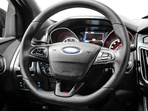 Used 2018 Ford Focus ST image 22