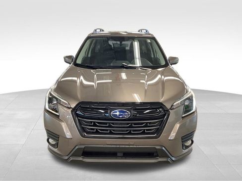 Used 2023 Subaru Forester Premium AWD/4WD image 2
