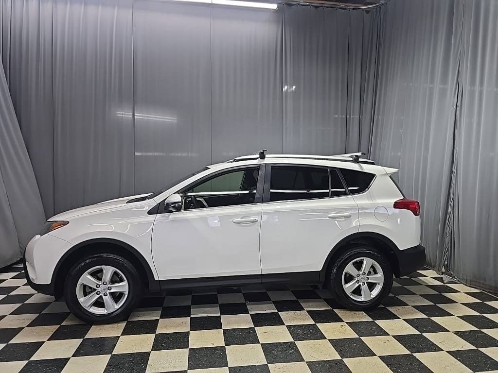 Used 2014 Toyota RAV4 XLE AWD/4WD image 7