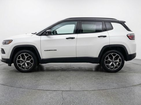 Used 2025 Jeep Compass Limited image 4