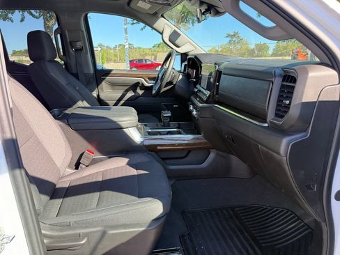 Used 2025 GMC Sierra 1500 Elevation w/ Preferred Package AWD/4WD image 32