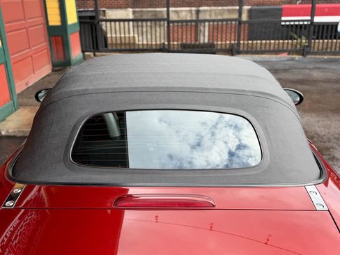 Used 2007 MAZDA MX-5 Miata Sport w/ Convenience Pkg image 8