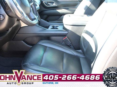 Used 2021 Chevrolet Suburban LT w/ LT Signature Package image 26