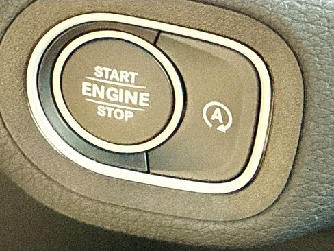 Used 2024 Mercedes-Benz GLE 350 4MATIC w/ Winter Package image 36