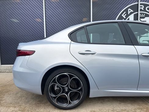 Used 2023 Alfa Romeo Giulia Ti AWD/4WD image 5