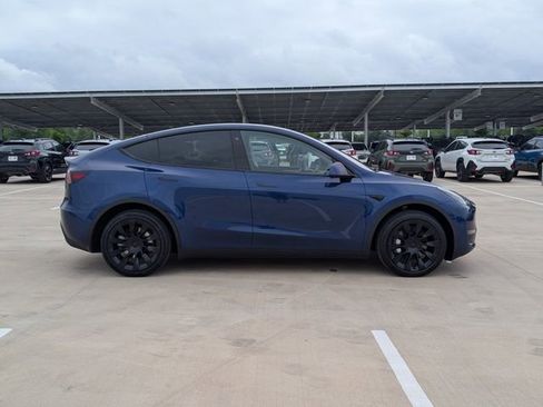 Used 2023 Tesla Model Y Long Range AWD/4WD image 6
