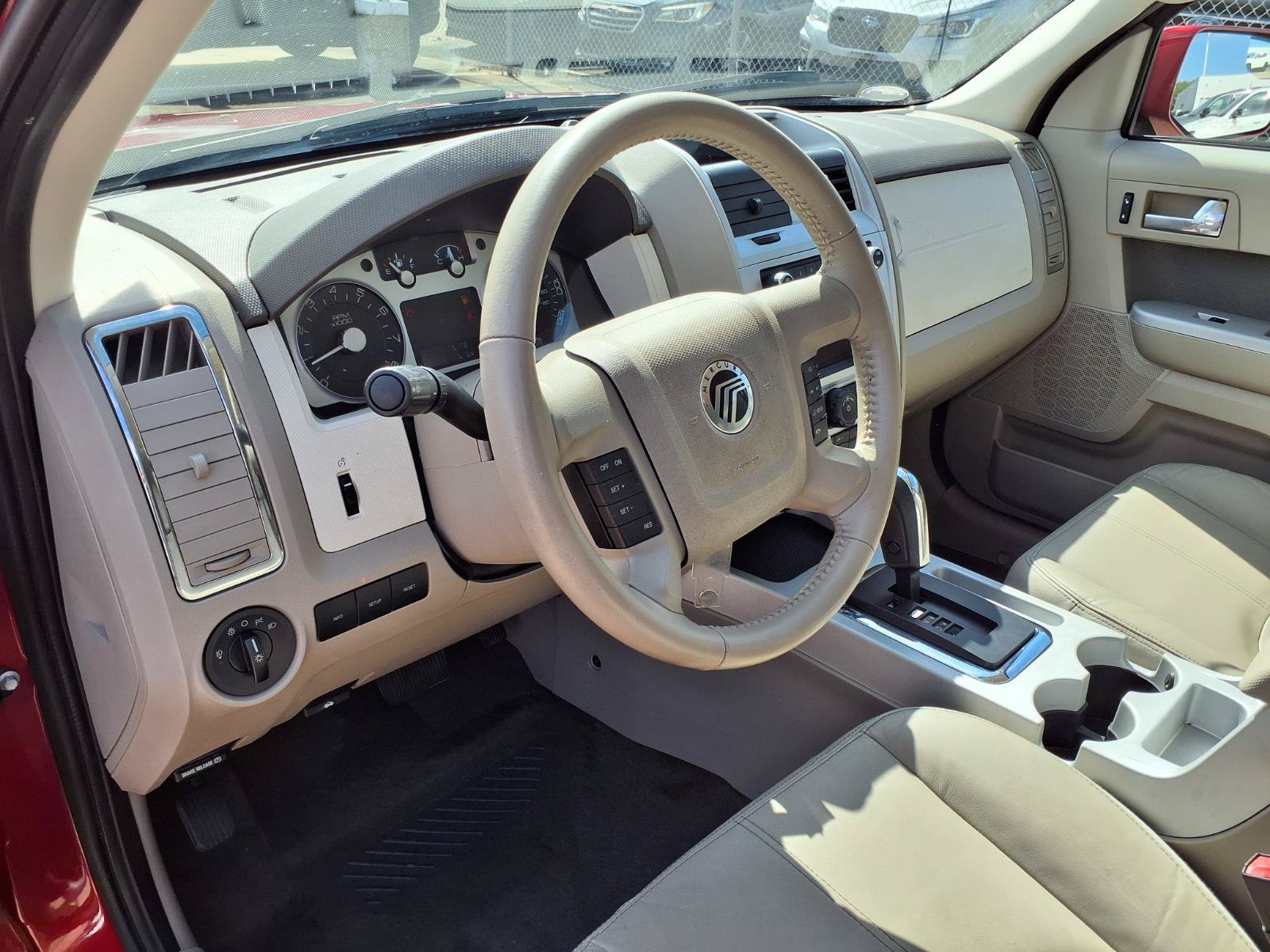 Used 2010 Mercury Mariner Premier FWD image 11