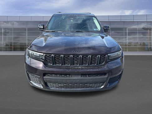 Used 2022 Jeep Grand Cherokee L Limited w/ Black Appearance Package image 11