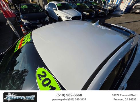 Used 2013 Hyundai Genesis 3.8 image 9