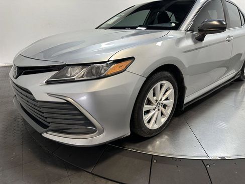 Used 2022 Toyota Camry LE image 6