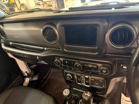 Used 2023 Jeep Wrangler Unlimited Sport AWD/4WD image 13