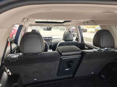 Used 2020 Nissan Rogue SL w/ Premium Package AWD/4WD image 13