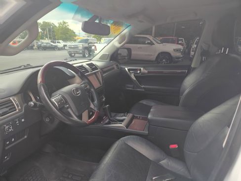 Used 2014 Lexus GX 460 image 10