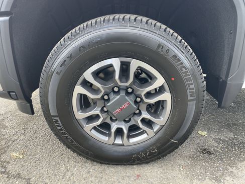 New 2026 GMC Sierra 3500 SLT w/ SLT Premium Package image 46