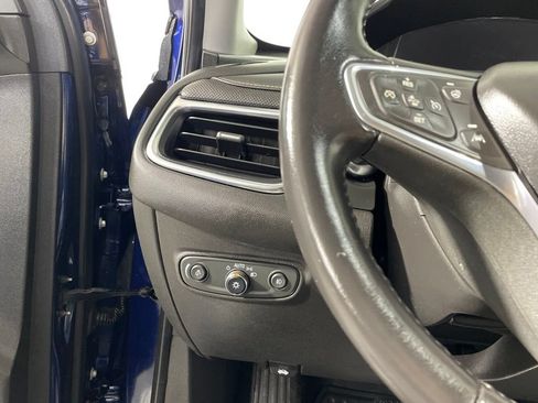 Used 2022 Chevrolet Equinox Premier AWD/4WD image 13