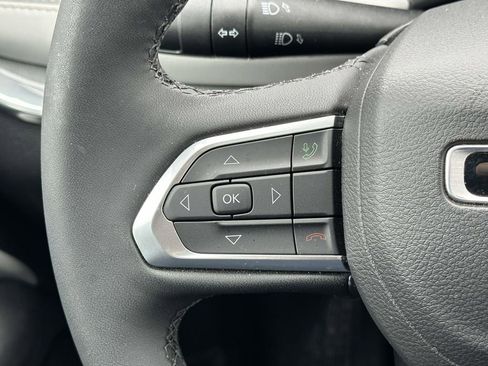 Used 2024 Jeep Compass Limited image 22