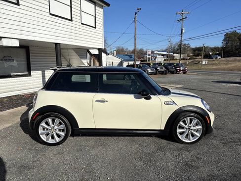 Used 2011 MINI Cooper S image 5