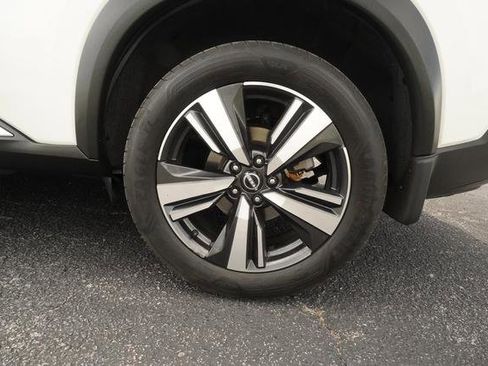 Used 2023 Nissan Rogue SL FWD image 40