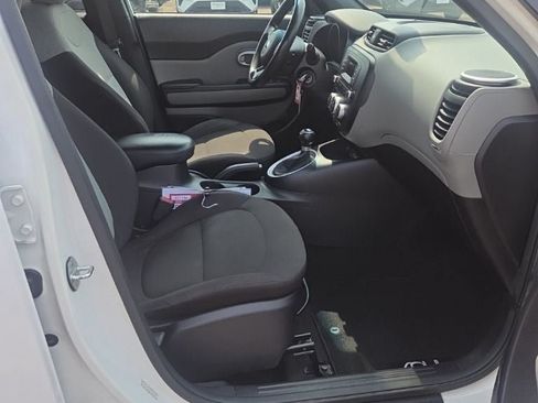 Used 2016 Kia Soul FWD image 26