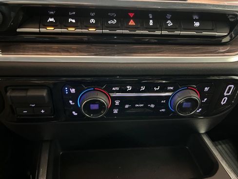 Used 2026 Chevrolet Silverado 1500 LTZ w/ Technology Package AWD/4WD image 18