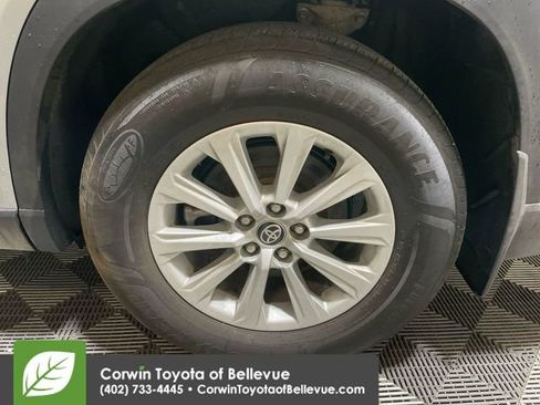 Used 2024 Toyota Grand Highlander XLE image 23