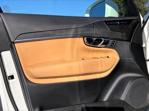 Used 2025 Volvo XC90 T8 Ultra image 26